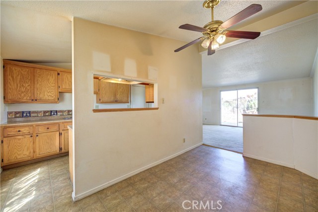 Detail Gallery Image 9 of 37 For 1055 via Esmeralda, Santa Maria,  CA 93455 - 3 Beds | 2 Baths