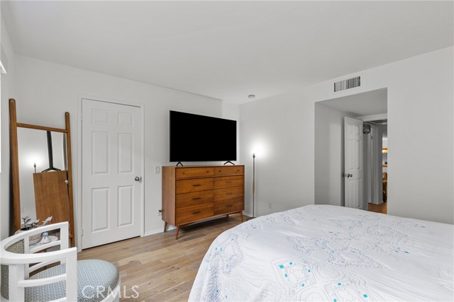 Detail Gallery Image 10 of 18 For 4859 Coldwater Canyon Ave #4,  Sherman Oaks,  CA 91423 - 2 Beds | 2 Baths