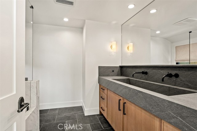 Detail Gallery Image 15 of 30 For 709 Emerald Bay, Laguna Beach,  CA 92651 - 3 Beds | 3 Baths