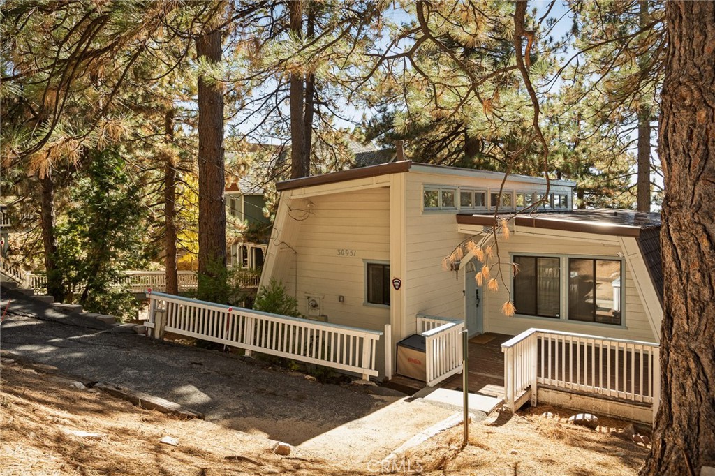 30951 Glen Oak