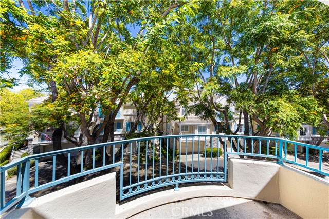 3 Chandon, Newport Coast CA: https://media.crmls.org/medias/58a0ce9c-3b12-40f8-b409-0448bcd78d57.jpg
