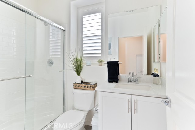 16040 Jamie Lane, Fontana CA: https://media.crmls.org/medias/58a128d4-16b8-423a-a6e9-3b7374d3bbf2.jpg
