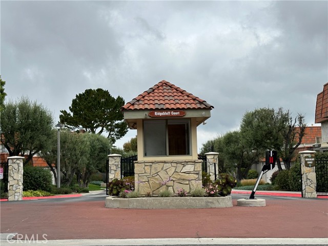 Ridgebluff Ccourt 
Entry Gate