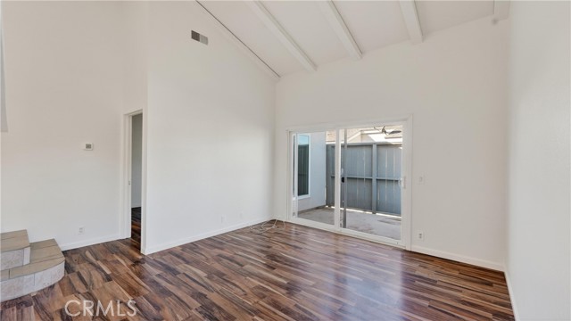 Detail Gallery Image 6 of 38 For 2600 W Segerstrom Ave #D,  Santa Ana,  CA 92704 - 3 Beds | 2/1 Baths