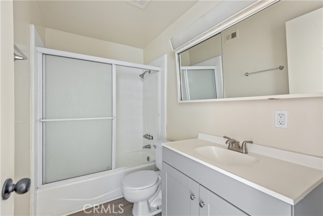 Detail Gallery Image 16 of 22 For 2117 Electra Ave, Simi Valley,  CA 93065 - 5 Beds | 2/1 Baths