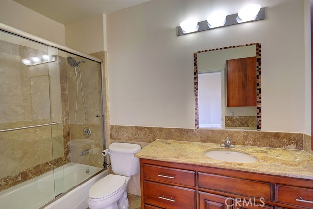 Detail Gallery Image 10 of 19 For 5234 Vantage #105,  Valley Village,  CA 91607 - 2 Beds | 3 Baths