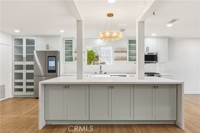 Detail Gallery Image 10 of 36 For 20305 Aetna, Woodland Hills,  CA 91367 - 3 Beds | 2 Baths