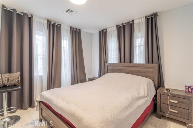 Detail Gallery Image 27 of 50 For 17242 Horace St, Granada Hills,  CA 91344 - 4 Beds | 4 Baths