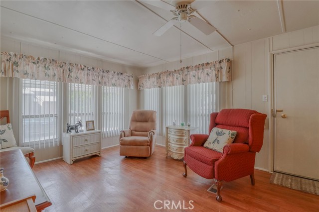 12995 6th, Yucaipa CA: https://media.crmls.org/medias/58a635ca-f226-4cea-844d-fc8f4ff8e633.jpg