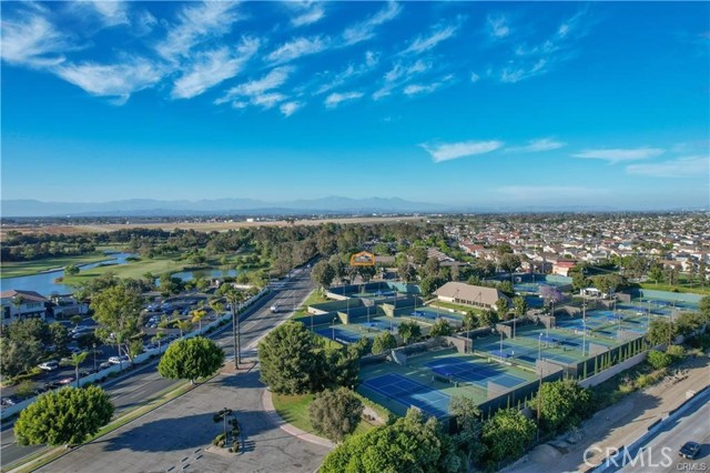 270 Old Ranch Road, Seal Beach CA: https://media.crmls.org/medias/58a72948-5892-4606-9e28-b7f7ed392acc.jpg