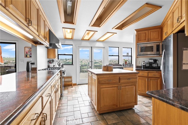 Detail Gallery Image 10 of 40 For 1041 Ritchie Rd #B,  Grover Beach,  CA 93433 - 3 Beds | 3/1 Baths