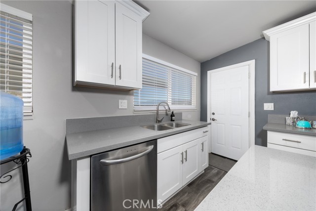 Detail Gallery Image 14 of 30 For 23161 Minnetonka, Apple Valley,  CA 92308 - 4 Beds | 2 Baths