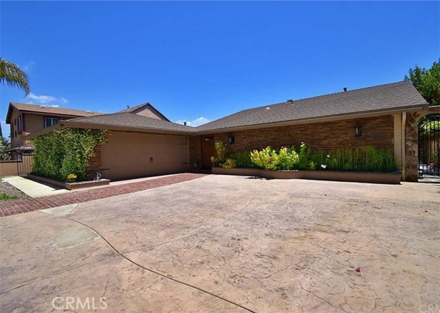 24272 Lysanda Drive, Mission Viejo CA: https://media.crmls.org/medias/58a9f4a3-8b05-4a7c-a29f-f41c470b86bd.jpg
