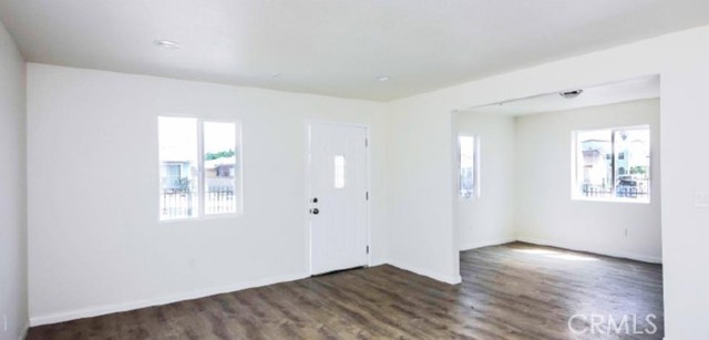 220 W 112th, Los Angeles CA: https://media.crmls.org/medias/58a9f9f0-b4c5-43f4-ada8-259e008963e5.jpg
