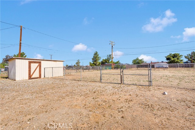 21822 Dotame Ave, Apple Valley CA: https://media.crmls.org/medias/58ab2b1f-934e-4a2b-832b-3219edda63a6.jpg