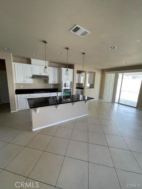 13165 Samilin Circle, Eastvale CA: https://media.crmls.org/medias/58ac95c3-9ced-4ebb-adde-d295f2a9ecc1.jpg