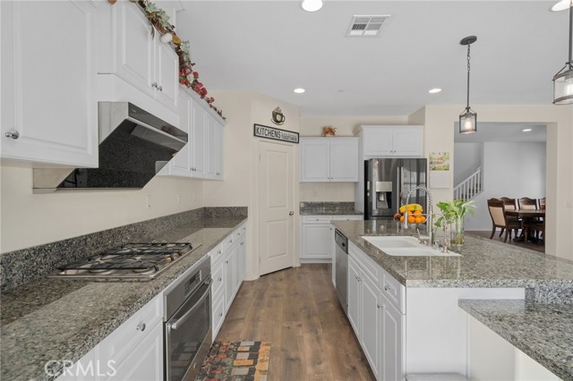 Detail Gallery Image 15 of 53 For 4736 Marrieta St, Jurupa Valley,  CA 91752 - 5 Beds | 4 Baths