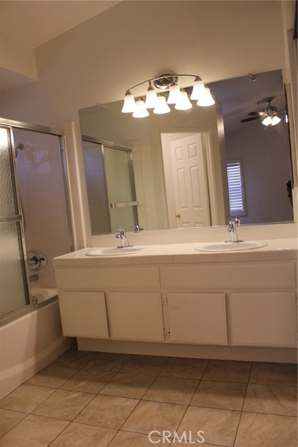 563 E City Court, Anaheim CA: https://media.crmls.org/medias/58ae04b3-2e7c-4107-8038-96723a8b66a0.jpg