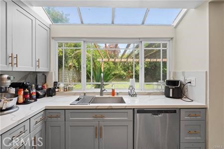 Detail Gallery Image 13 of 29 For 19849 Crystal Ridge Ln, Porter Ranch,  CA 91326 - 3 Beds | 2 Baths