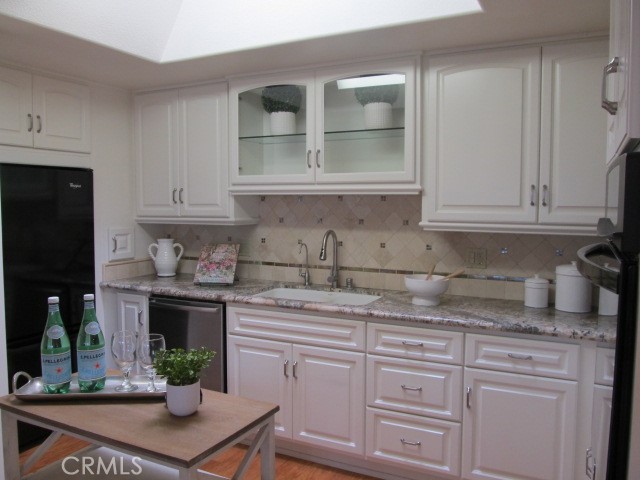 Detail Gallery Image 17 of 23 For 1563 Monterey Rd., M2-23e, Seal Beach,  CA 90740 - 2 Beds | 1/1 Baths