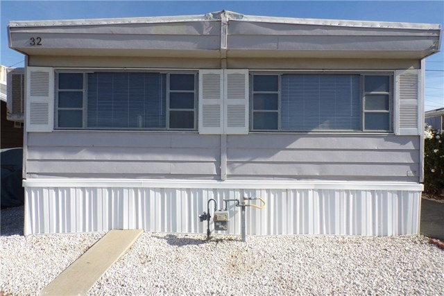 Detail Gallery Image 1 of 13 For 34447 Yucaipa Bld #32,  Yucaipa,  CA 92399 - 3 Beds | 1/1 Baths