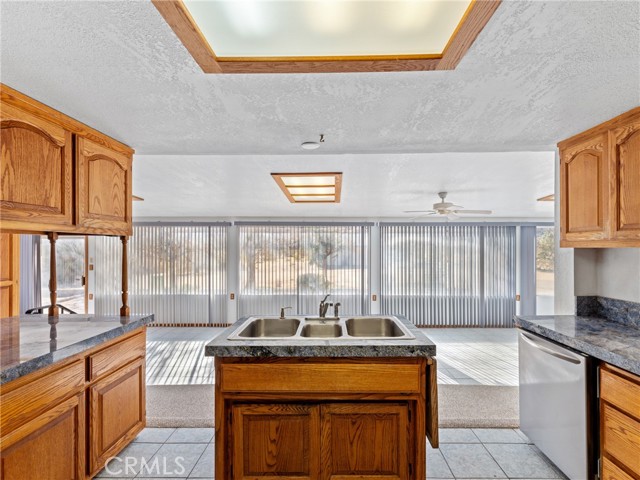 Detail Gallery Image 11 of 46 For 29595 Cove Rd, Lucerne Valley,  CA 92356 - 3 Beds | 2 Baths