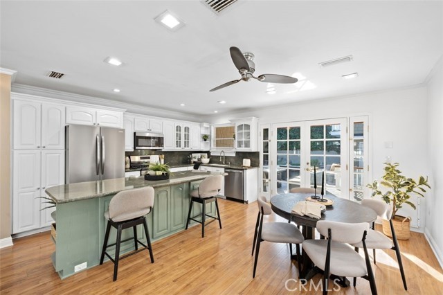 Detail Gallery Image 4 of 11 For 2755 N Lincoln St, Burbank,  CA 91504 - 3 Beds | 2 Baths