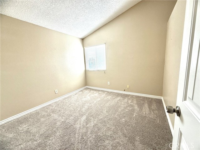 Detail Gallery Image 8 of 14 For 25208 Morning Dove Way, Moreno Valley,  CA 92551 - 3 Beds | 2/1 Baths