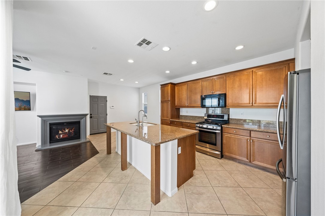 Detail Gallery Image 17 of 54 For 27704 Passion Flower Ct, Murrieta,  CA 92562 - 3 Beds | 2/1 Baths