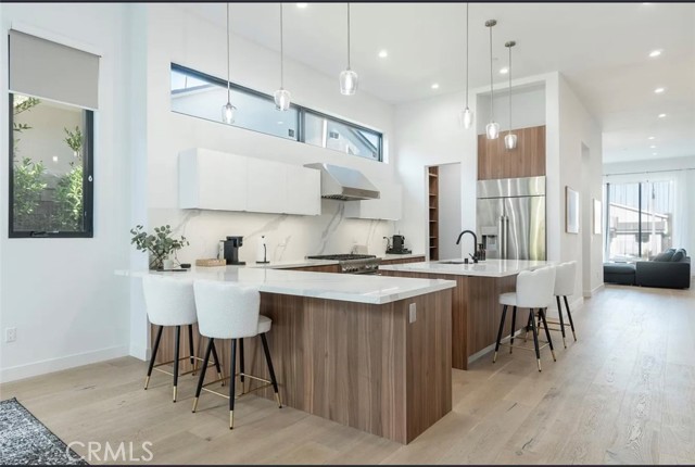 Detail Gallery Image 10 of 23 For 12136 Clarkson Rd Rd, Los Angeles,  CA 90064 - 3 Beds | 2/1 Baths