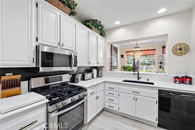 Detail Gallery Image 8 of 26 For 90 Mayfair, Aliso Viejo,  CA 92656 - 3 Beds | 2/1 Baths