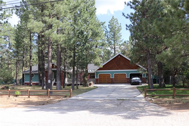 Detail Gallery Image 1 of 59 For 2474 Oak Ln, Big Bear City,  CA 92314 - 3 Beds | 2/1 Baths