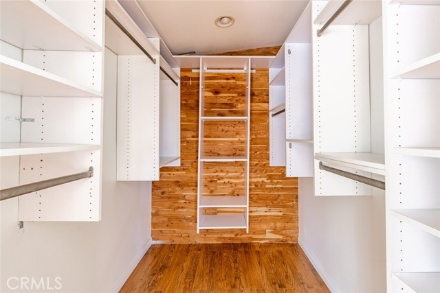 Detail Gallery Image 30 of 41 For 24526 Calvert St, Woodland Hills,  CA 91367 - 3 Beds | 3 Baths