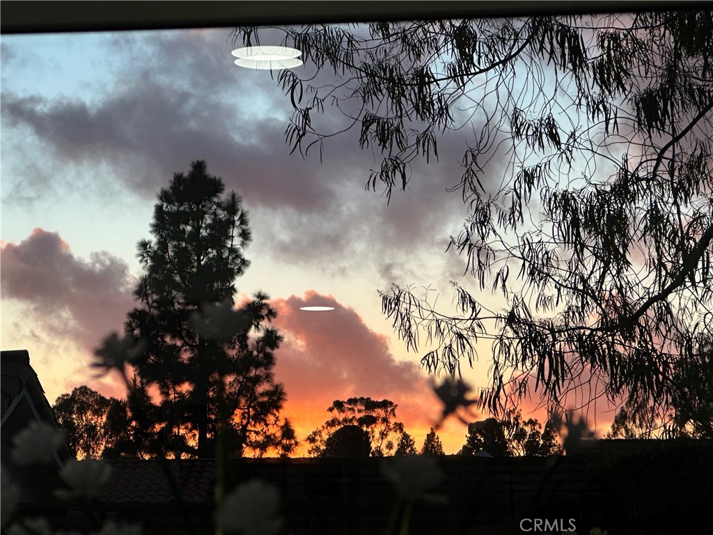 https://media.crmls.org/medias/58b442ee-ccf9-4b4f-95f6-1263a64ea2b4.jpg?preset=X-Large