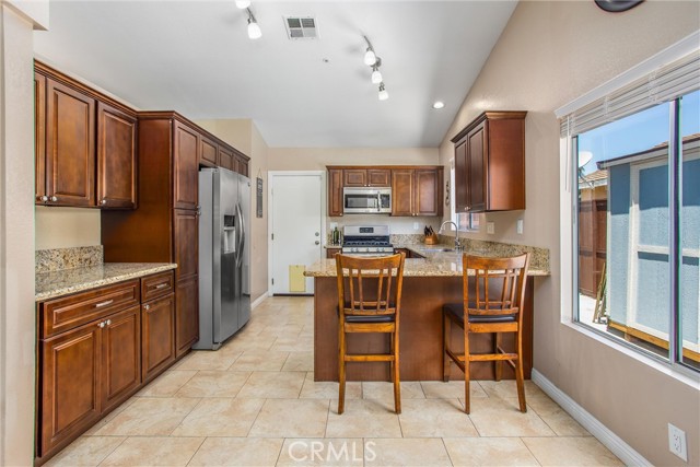 7471 Windrose Drive, Highland CA: https://media.crmls.org/medias/58b4aa28-7de5-462c-bd84-db17aa9fa272.jpg