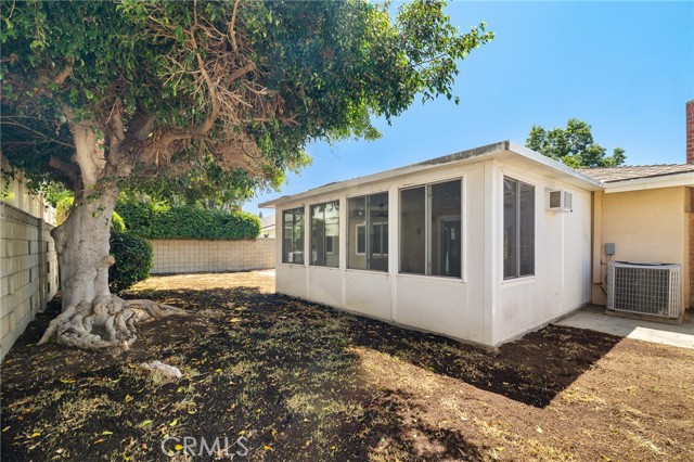 8065 E Ring Street, Long Beach CA: https://media.crmls.org/medias/58b4fc3c-2231-485b-81dd-f0771e4e7da1.jpg