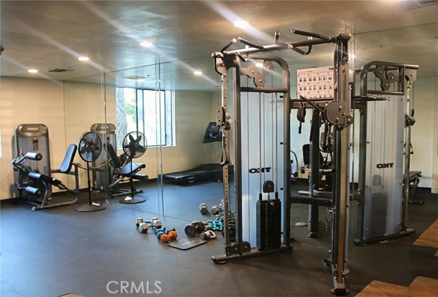 555 Maine Avenue, Long Beach CA: https://media.crmls.org/medias/58b525de-a72d-4d70-b8b5-6f8cbcf14dec.jpg