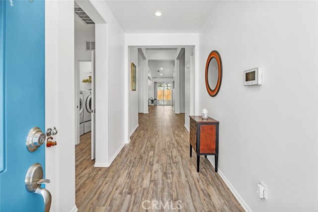 12206 Sundance Canyon Drive, Bakersfield CA: https://media.crmls.org/medias/58b5cf36-0552-493a-b7a5-18cc57a0956d.jpg