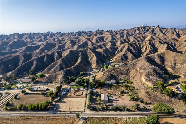 30300 Live Oak Canyon Road, Redlands CA: https://media.crmls.org/medias/58b64532-27c9-4a20-8751-0468cb80c06d.jpg