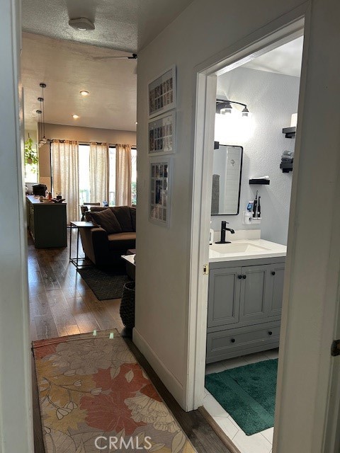 10591 Lakeside S Drive, Garden Grove CA: https://media.crmls.org/medias/58b65246-3e11-4a6e-a5c4-a37b66dacc36.jpg