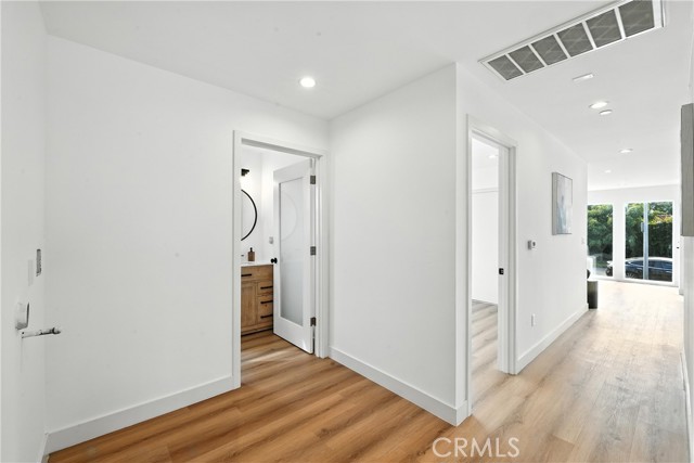 Detail Gallery Image 22 of 69 For 3031 Vineyard Ave, Los Angeles,  CA 90016 - – Beds | – Baths