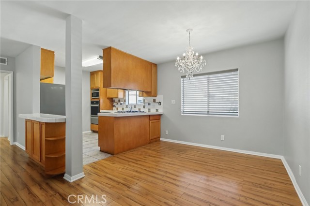 4358 Mammoth Avenue, 14 photo 6