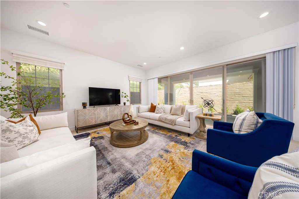 MLS #OC25171450 img 11