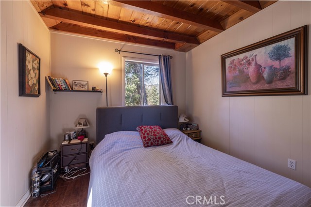 Detail Gallery Image 22 of 43 For 43418 Ridge Crest Dr, Big Bear Lake,  CA 92315 - 2 Beds | 2 Baths