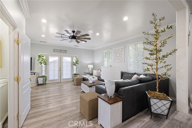 7027 Shoshone Avenue, Van Nuys CA: https://media.crmls.org/medias/58b6fe54-0826-4d59-bde0-71c8af9d790d.jpg