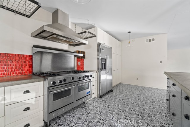 Detail Gallery Image 17 of 38 For 4536 Maycrest St, Los Angeles,  CA 90032 - 3 Beds | 3 Baths