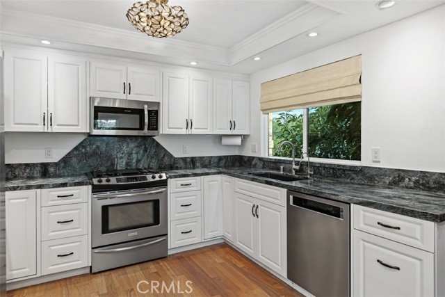 Detail Gallery Image 13 of 63 For 1321 Pepper Tree Ln, Vista,  CA 92084 - 4 Beds | 3 Baths