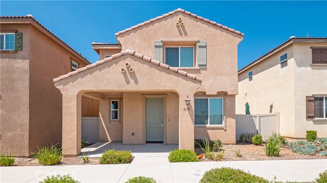 Detail Gallery Image 1 of 1 For 2139 Lavender Ln, Colton,  CA 92324 - 3 Beds | 2/1 Baths