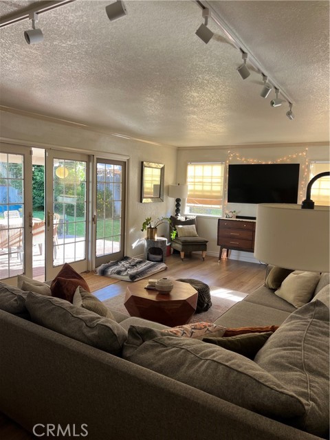 Detail Gallery Image 15 of 35 For 1341 E Meda, Glendora,  CA 91741 - 4 Beds | 3 Baths