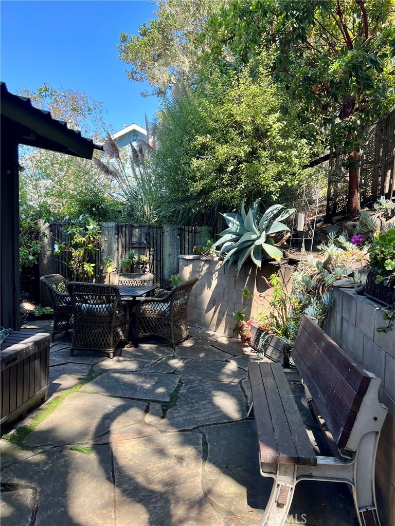 https://media.crmls.org/medias/58b89df2-4e9c-4084-8ccd-d121380b569c.jpg?preset=X-Large